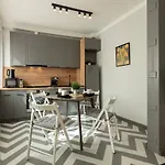 Downtown Stylish Flat