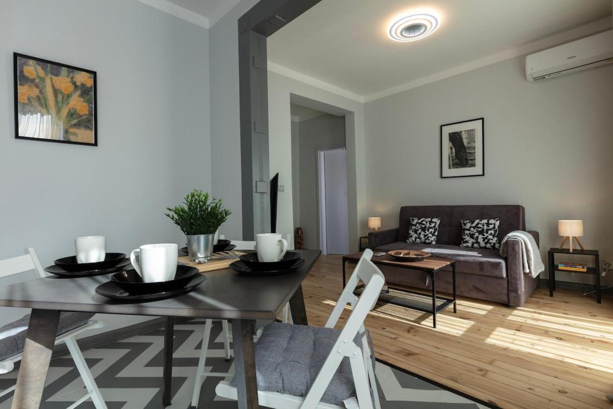 Downtown Stylish Flat